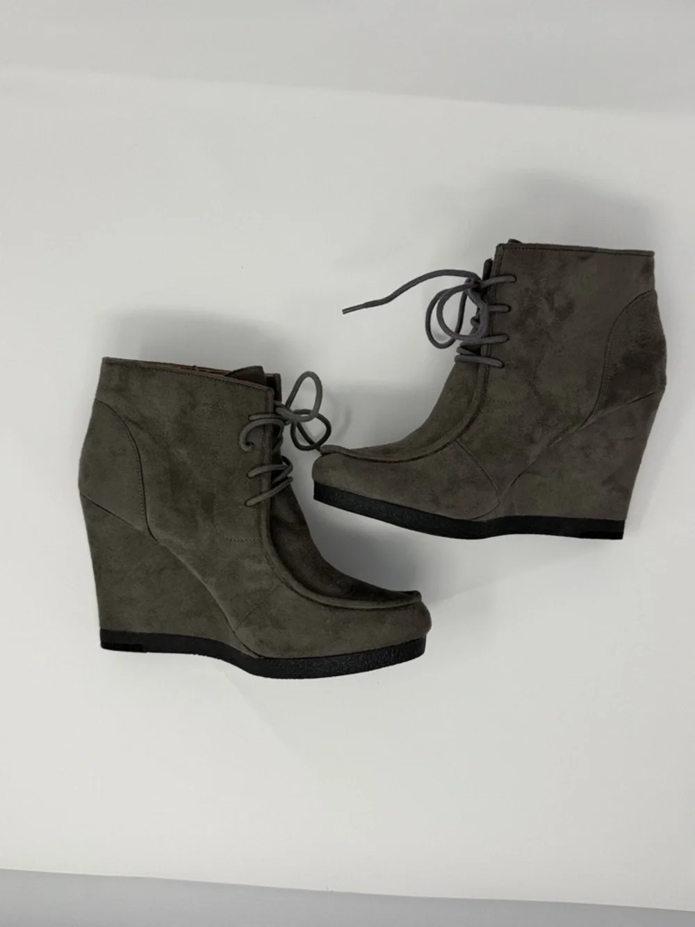 Nine West Vintage America Nicholson Gray Suede Wedge Ankle Boots Size 8